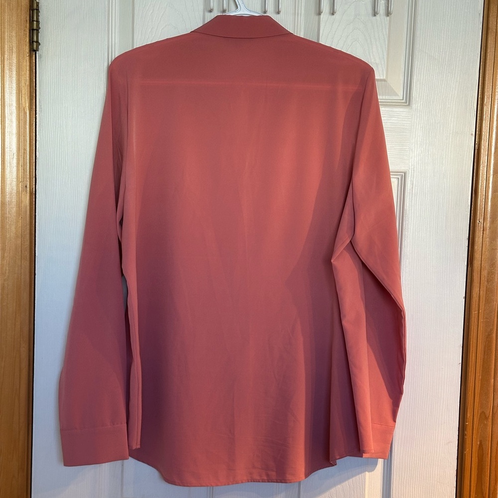 Silky and super sexy, dusty rose coloured blouse from RW&Co. Ladies size Large - Picture 6 of 6